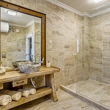 Castro Mesembria Hotel 5*